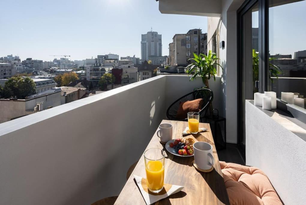 Amazing Views 2br Bright Flat - Charming Balcony Apartment Bukarest
